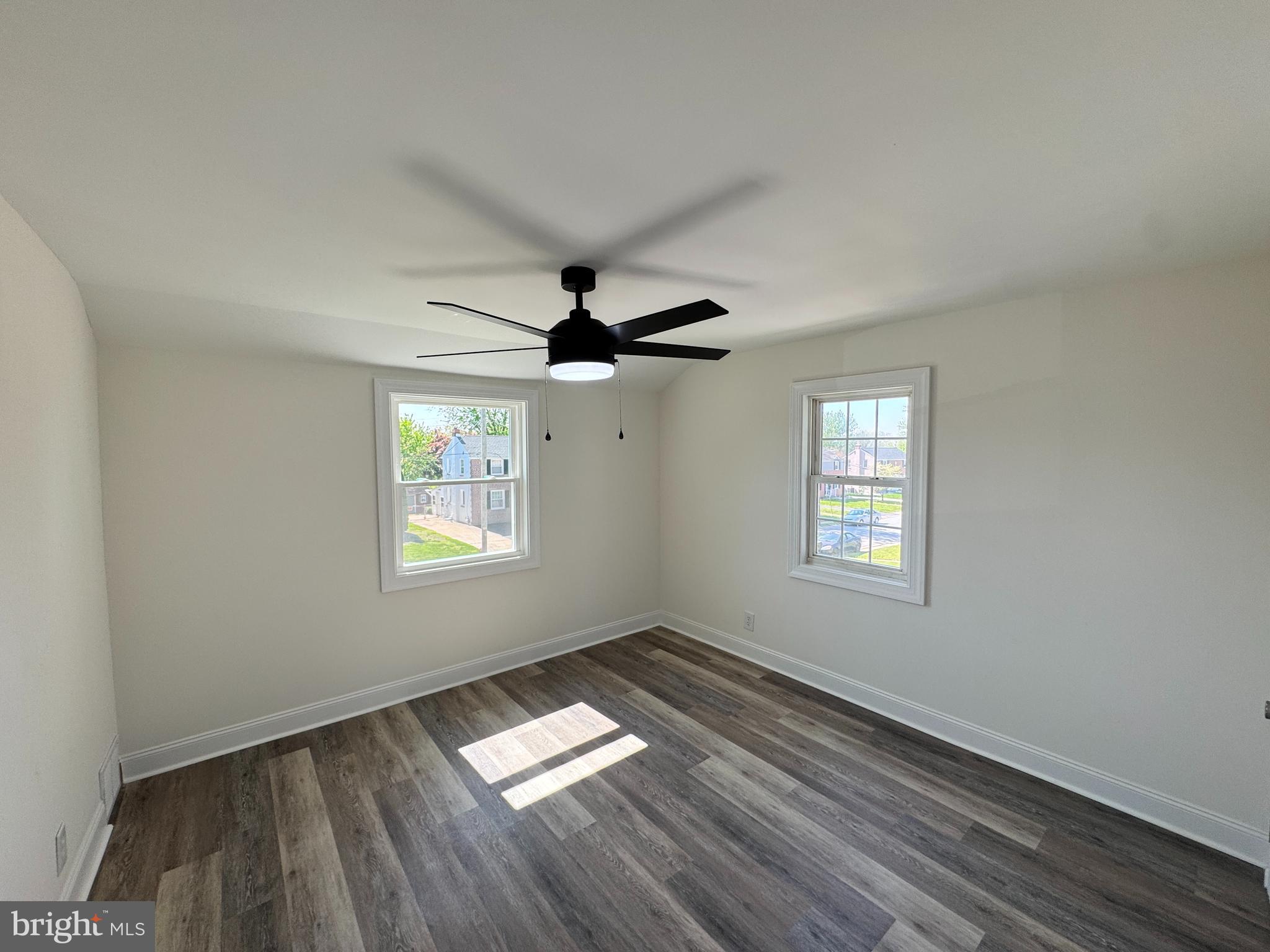 COLLINS PARK - Residential