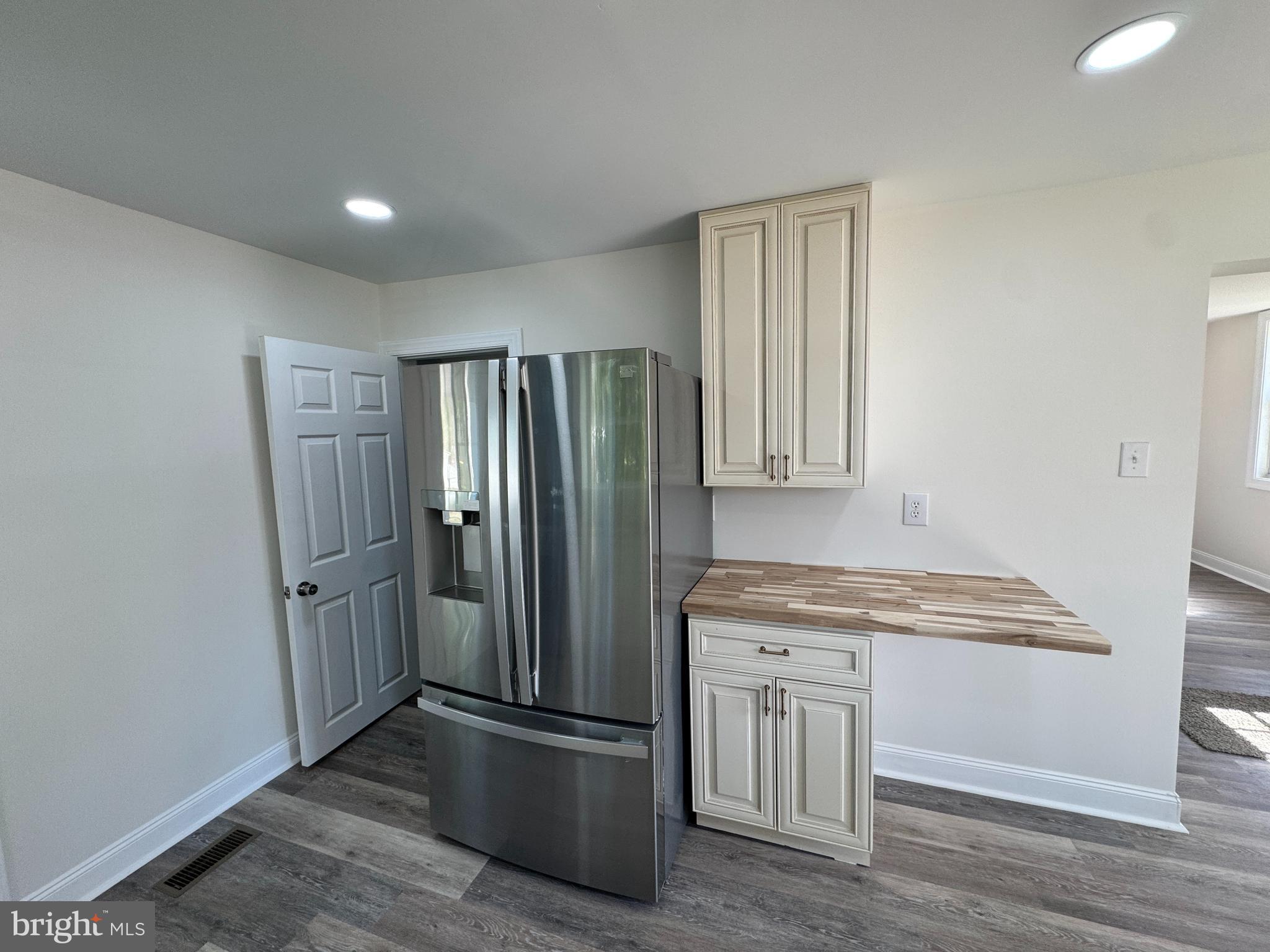 COLLINS PARK - Residential