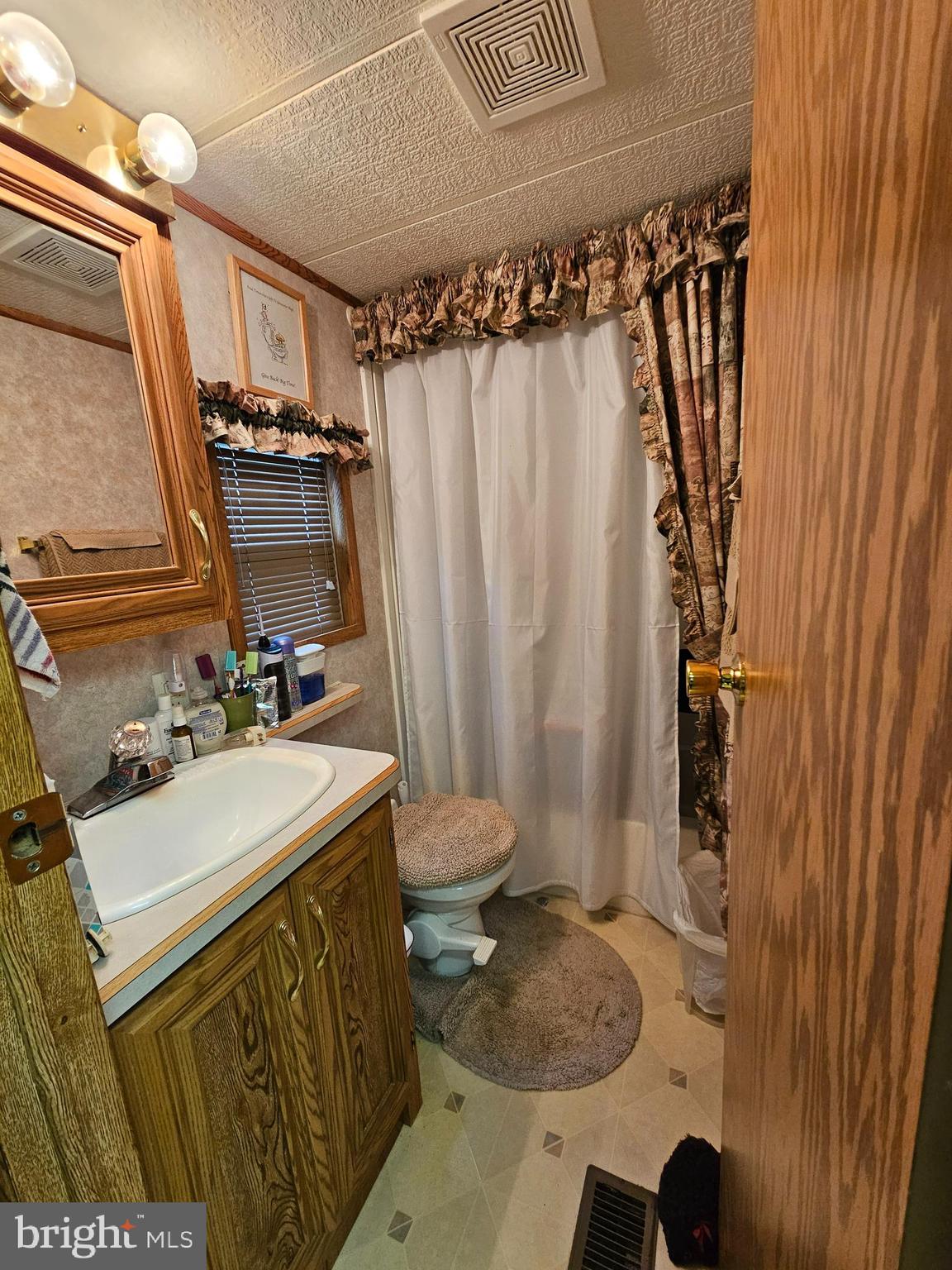 INDIAN ACRES - Residential