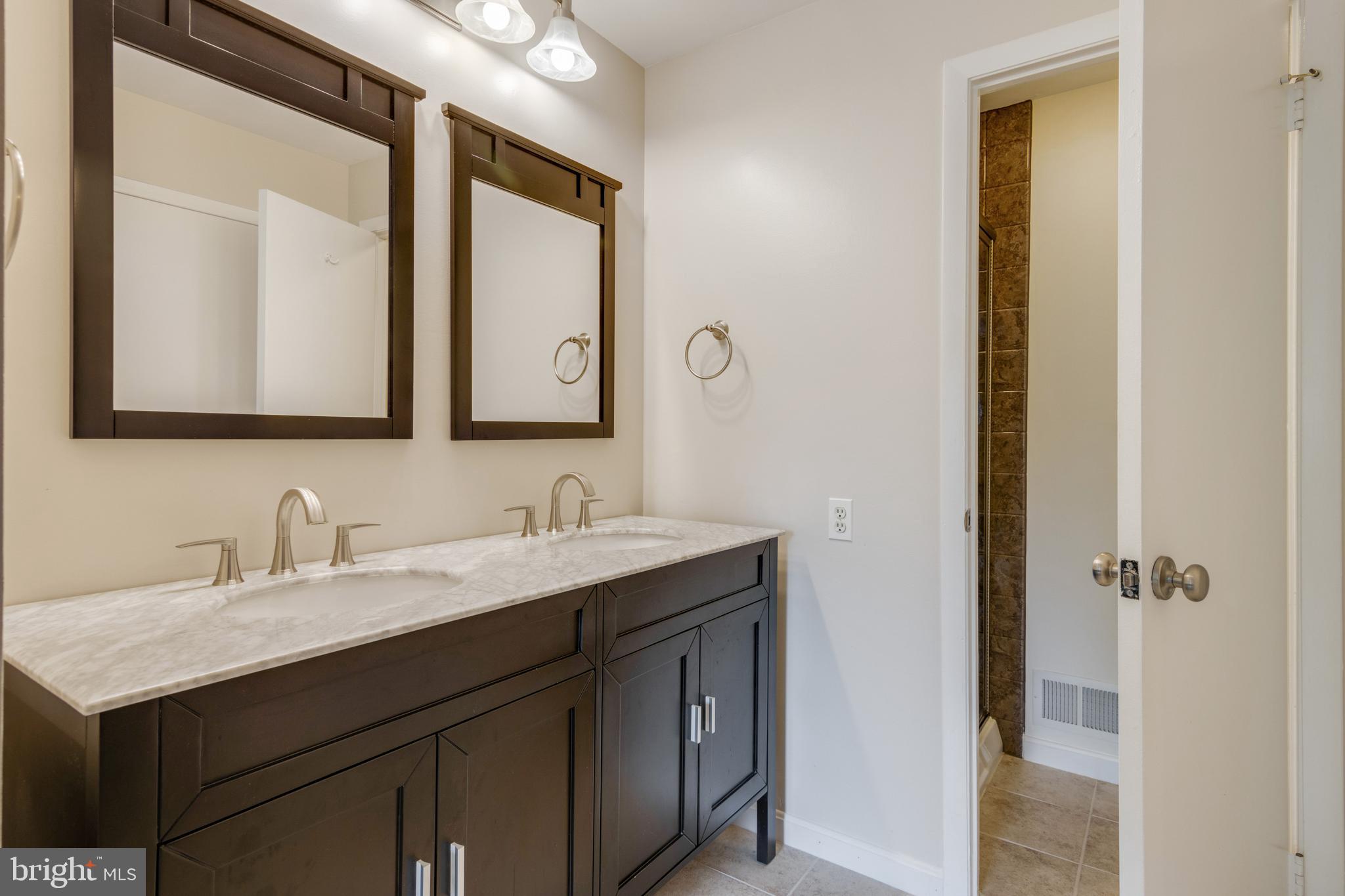 VILLAGE OF HICKORY RIDGE - Residential