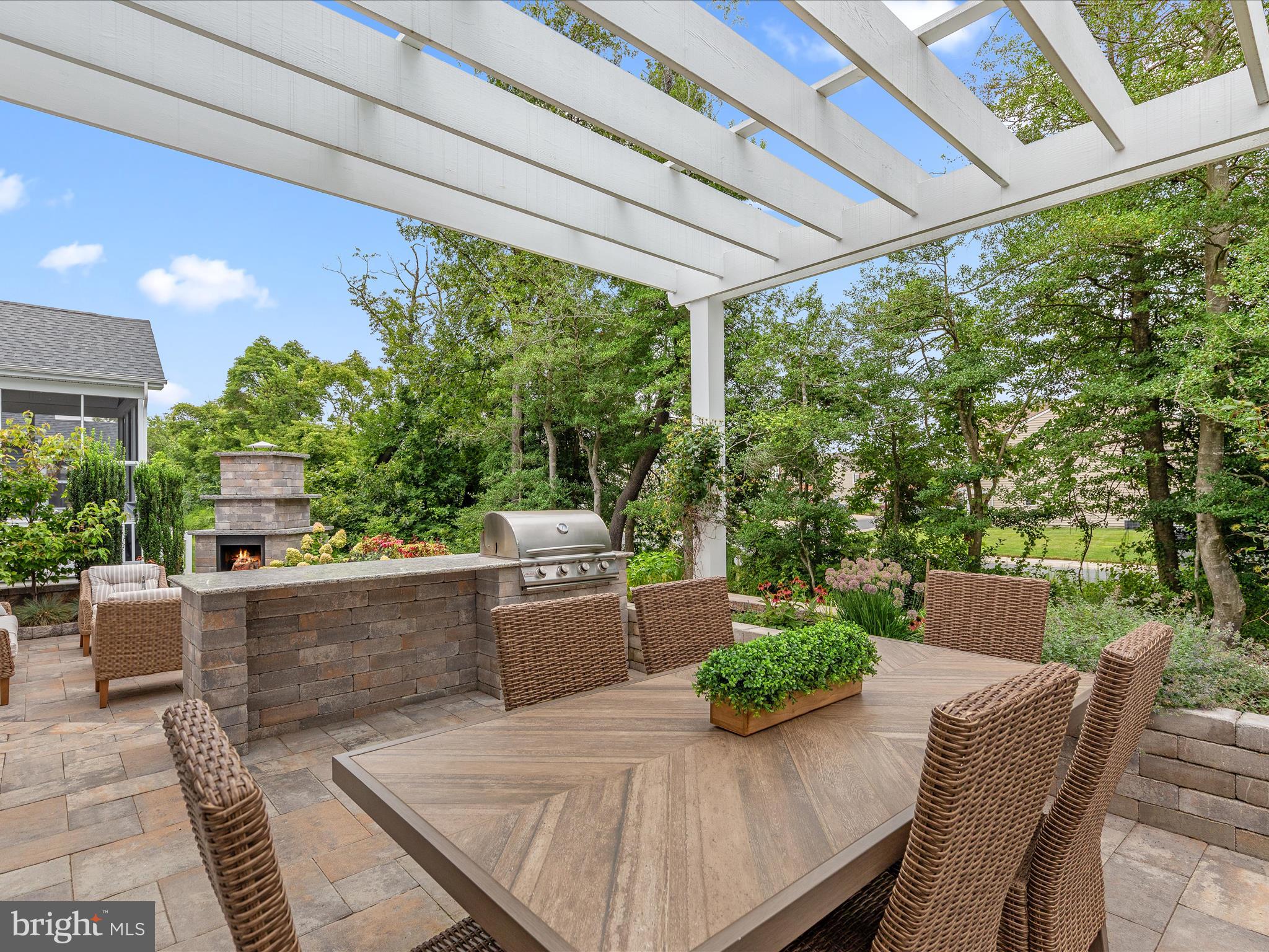 ARBOR-LYN - Residential