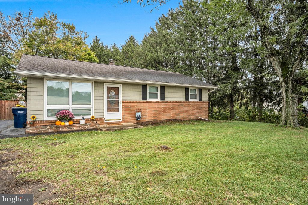 Photo of 1948 Oberlin Road, HARRISBURG, PA 17111 (MLS # PADA2050466)