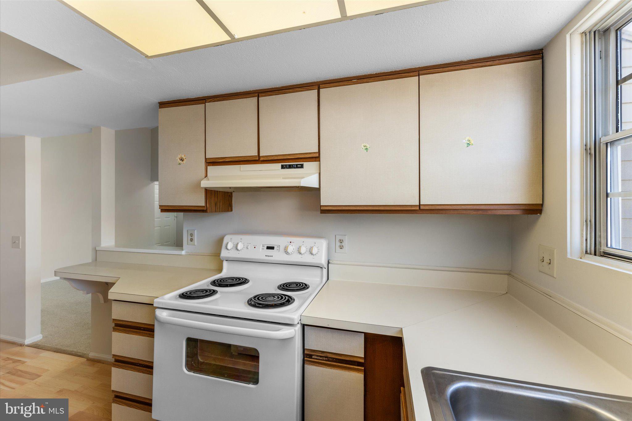 FOX CHAPEL AT TUDOR KNOLLS - Residential