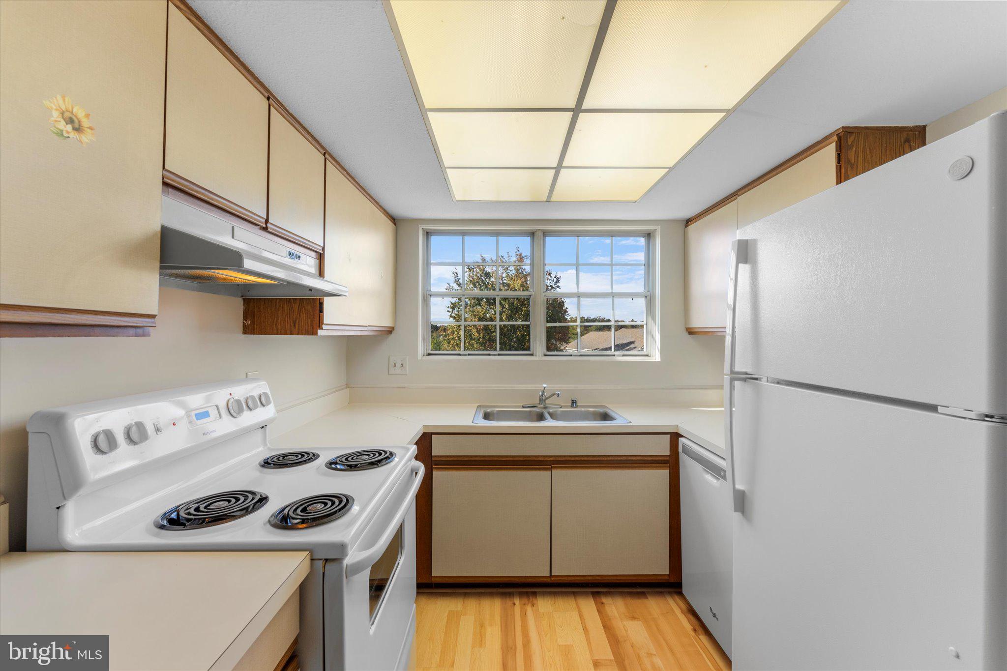 FOX CHAPEL AT TUDOR KNOLLS - Residential