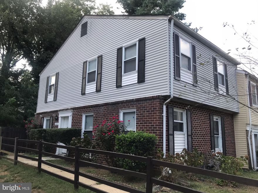4 Bedroom, 2 Full Baths, Washer & Dryer in Unit; Assigned Parking in Front of House. Public Housing Voucher Applicants Welcome. Tenant is responsible for all utilities which includes water, electric and oil. Shows Well - A Must See 
Apply using manual application or this link: https://apply.link/Cx9ZQIA