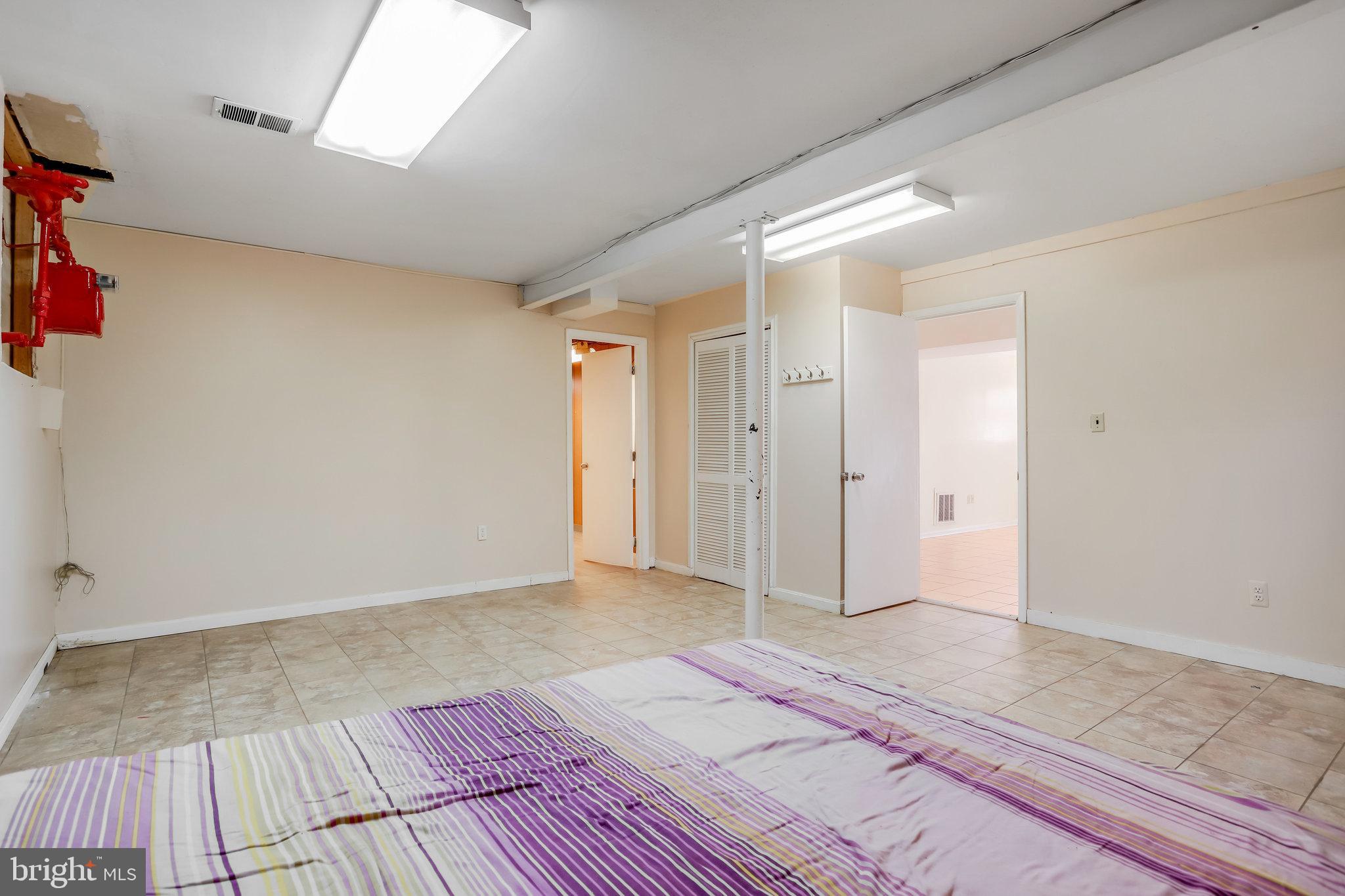 MANOR WOODS - Residential