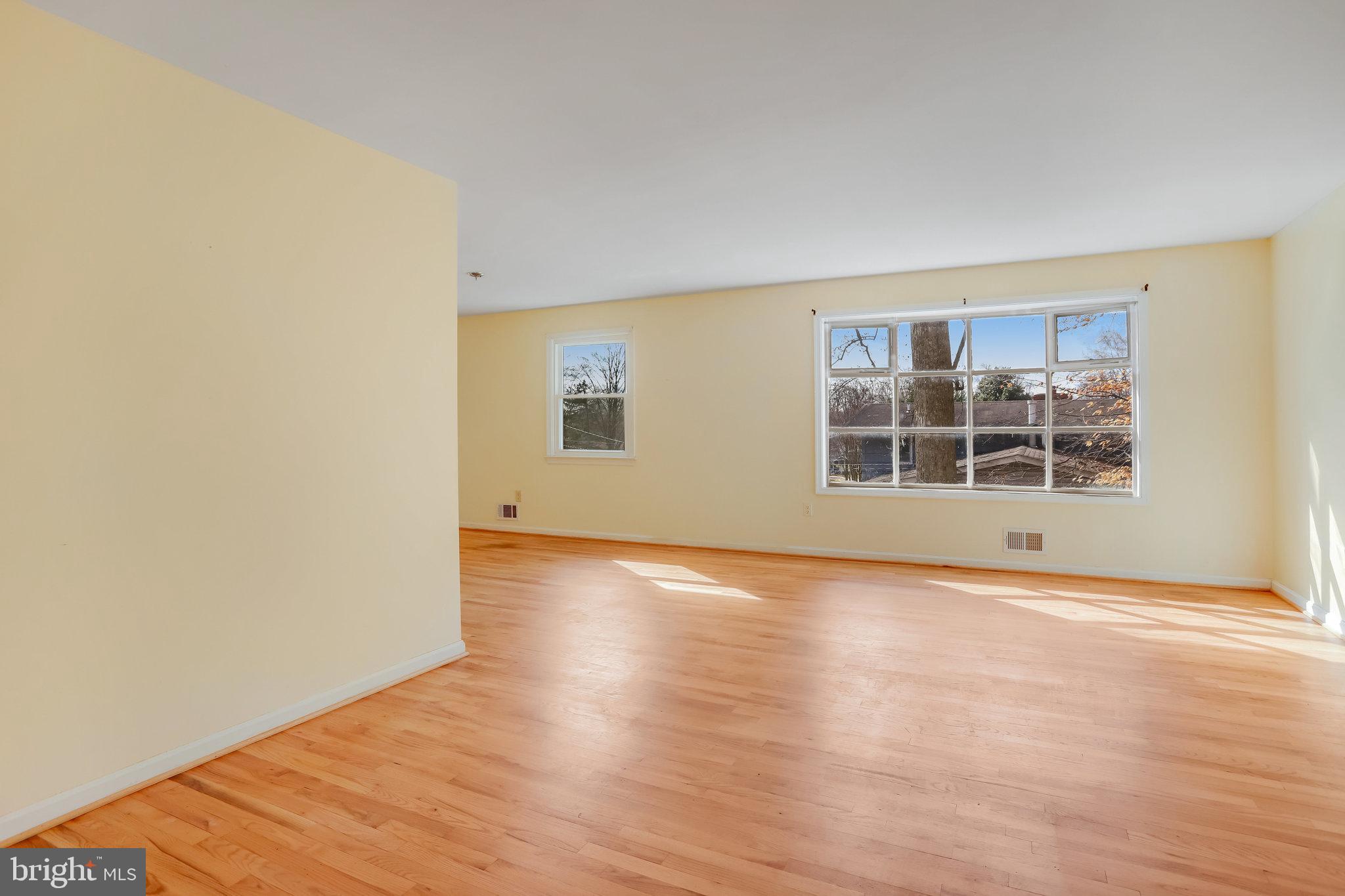 MANOR WOODS - Residential