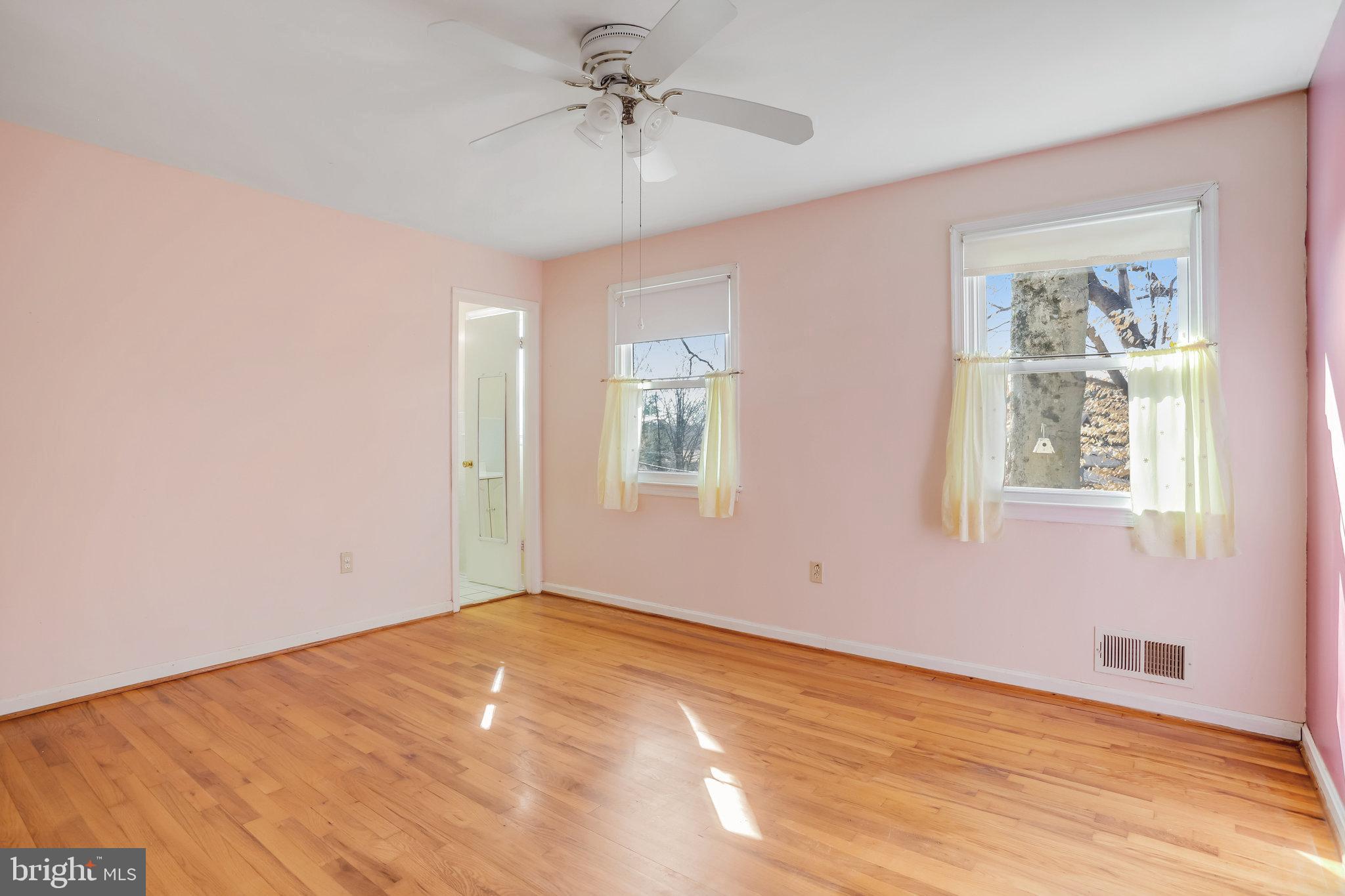 MANOR WOODS - Residential