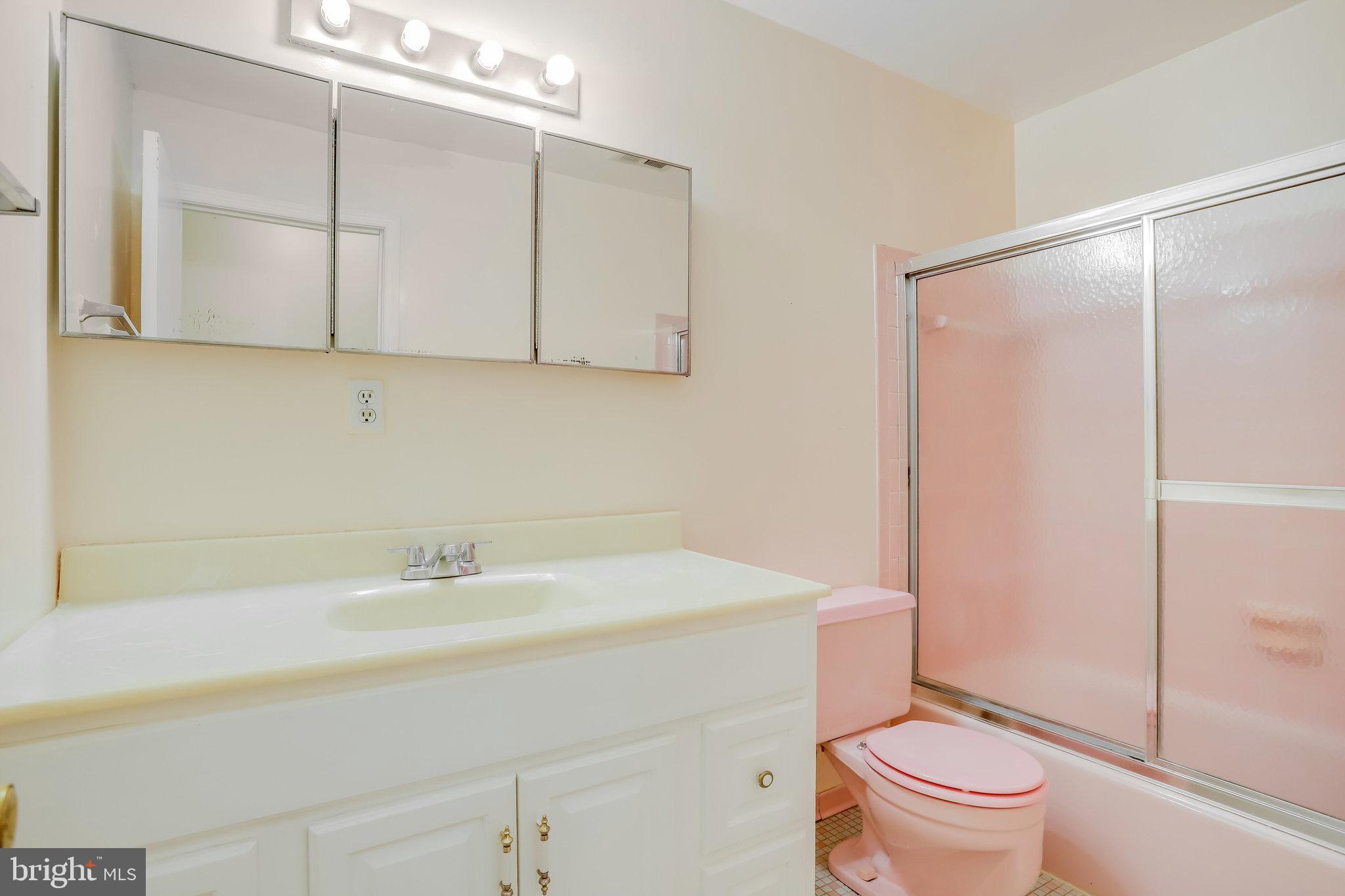 MANOR WOODS - Residential