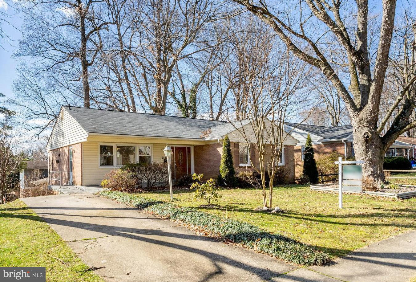 MANOR WOODS - Residential