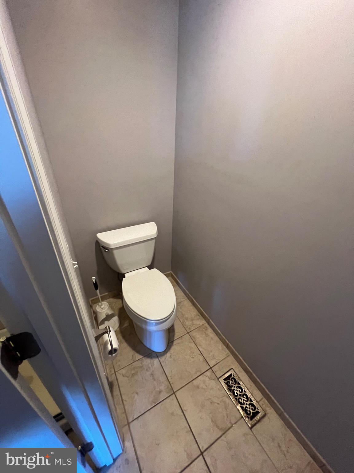 LOCUST POINT - Residential Lease