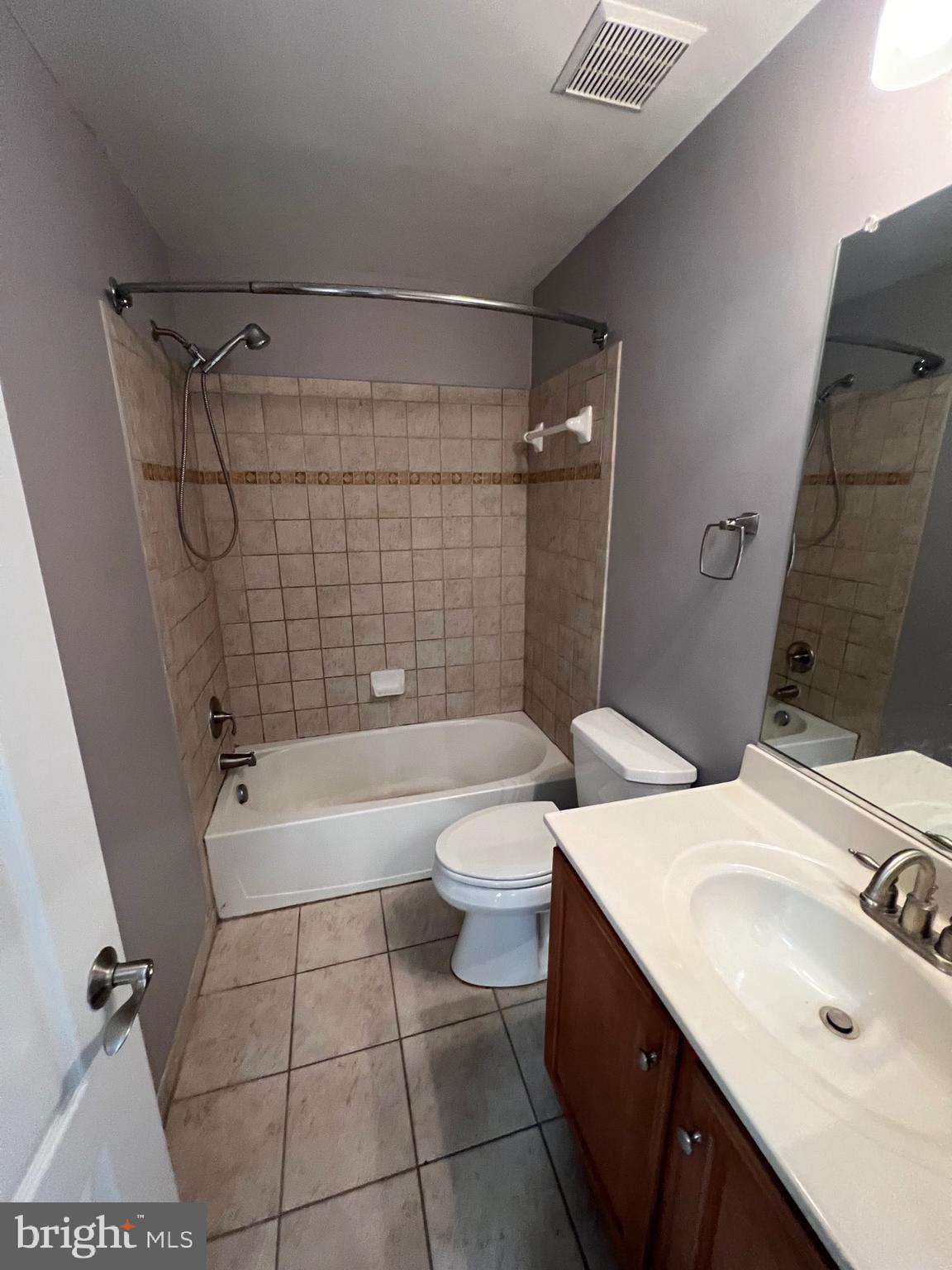 LOCUST POINT - Residential Lease