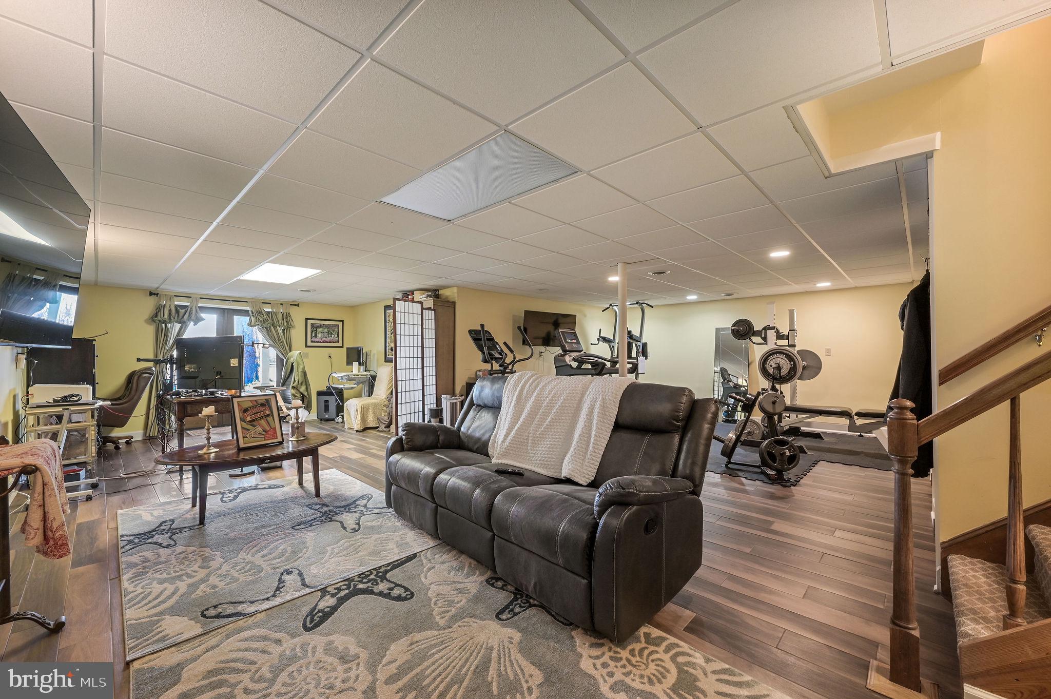 NORTHRIDGE - Residential