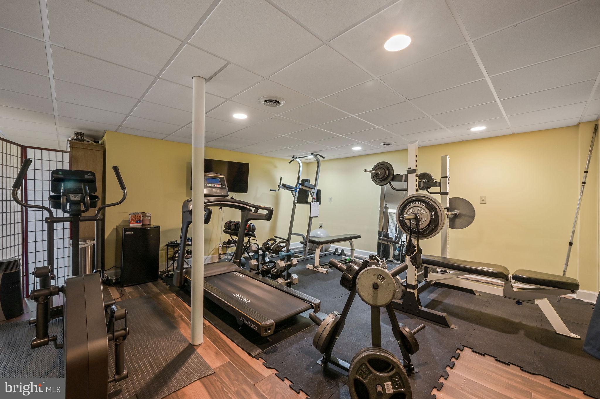 NORTHRIDGE - Residential