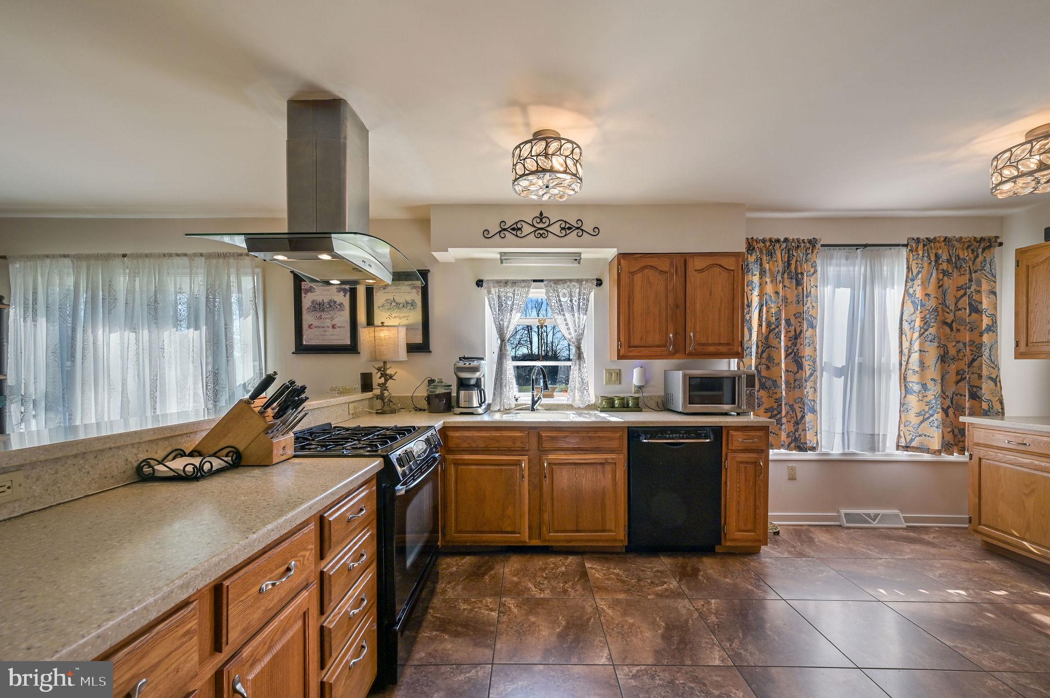 NORTHRIDGE - Residential