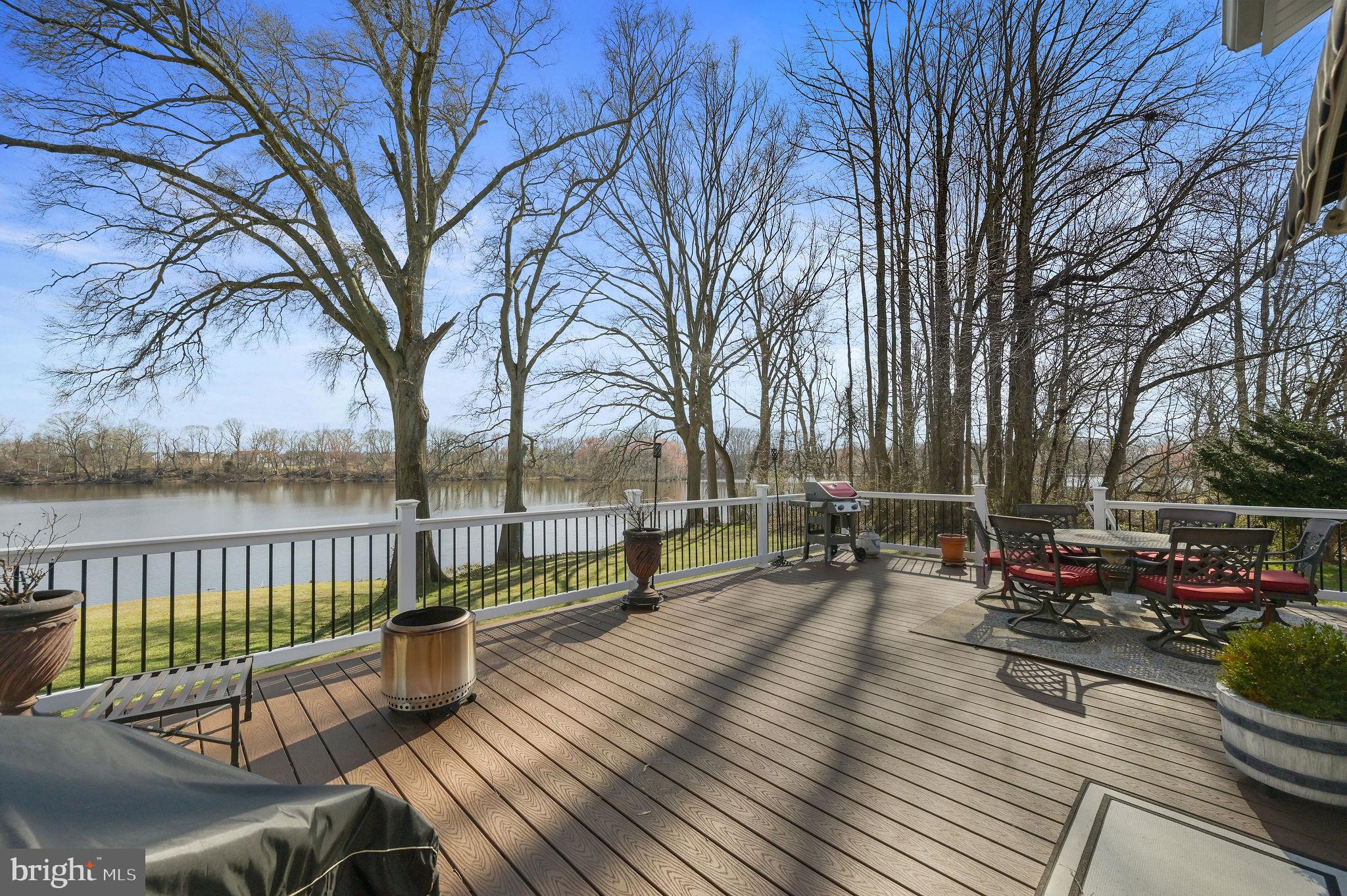 NORTHRIDGE - Residential