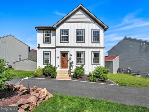 Photo of 14 Rothenburg Way, Reinholds, PA 17569 (MLS # PALA2050386)