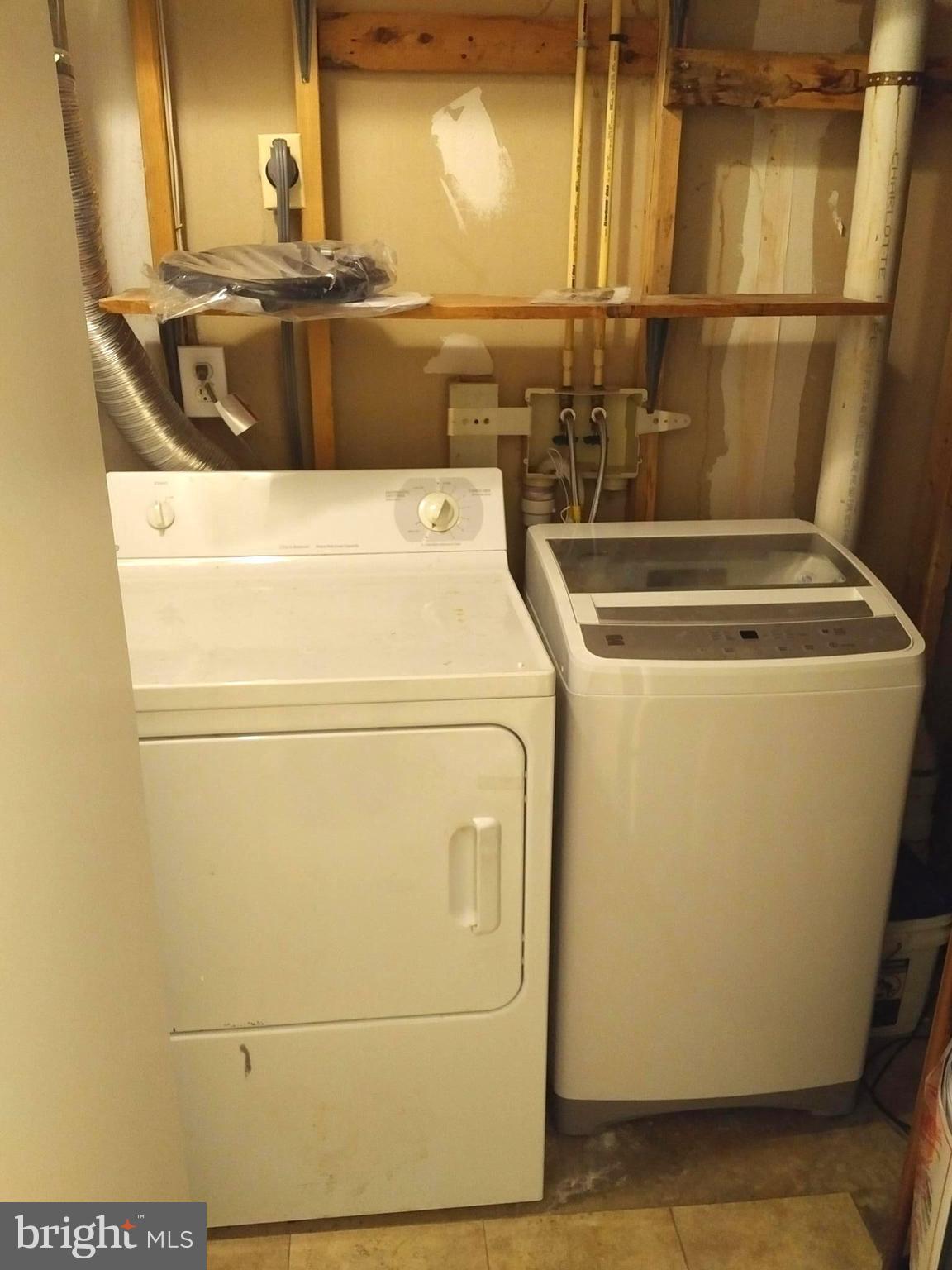 CLOVERLEAF CENTER - Residential Lease