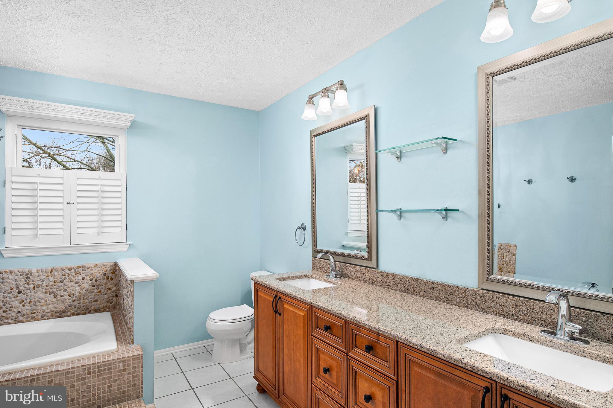 CHESTNUT FARMS - Residential