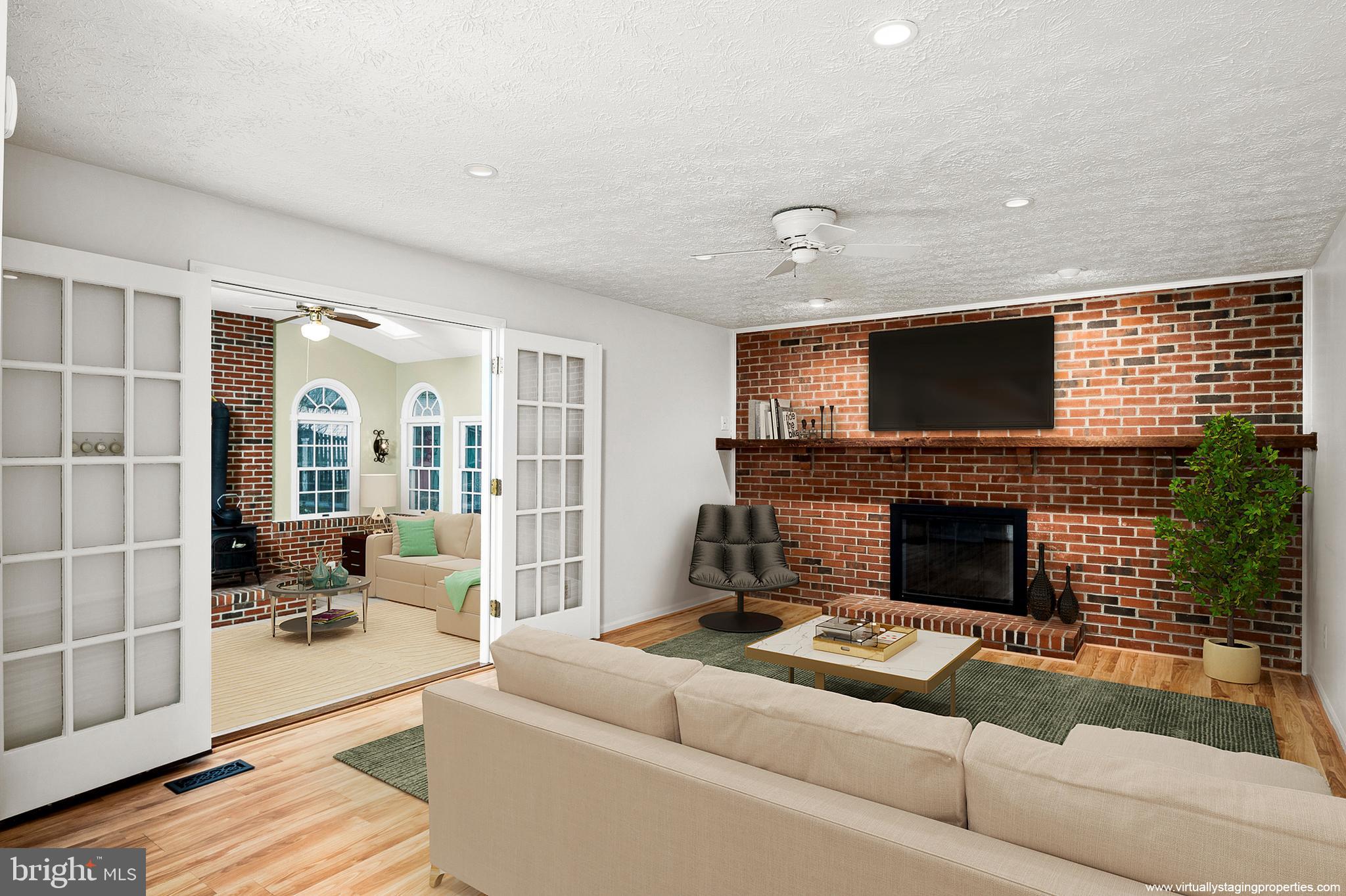 CHESTNUT FARMS - Residential