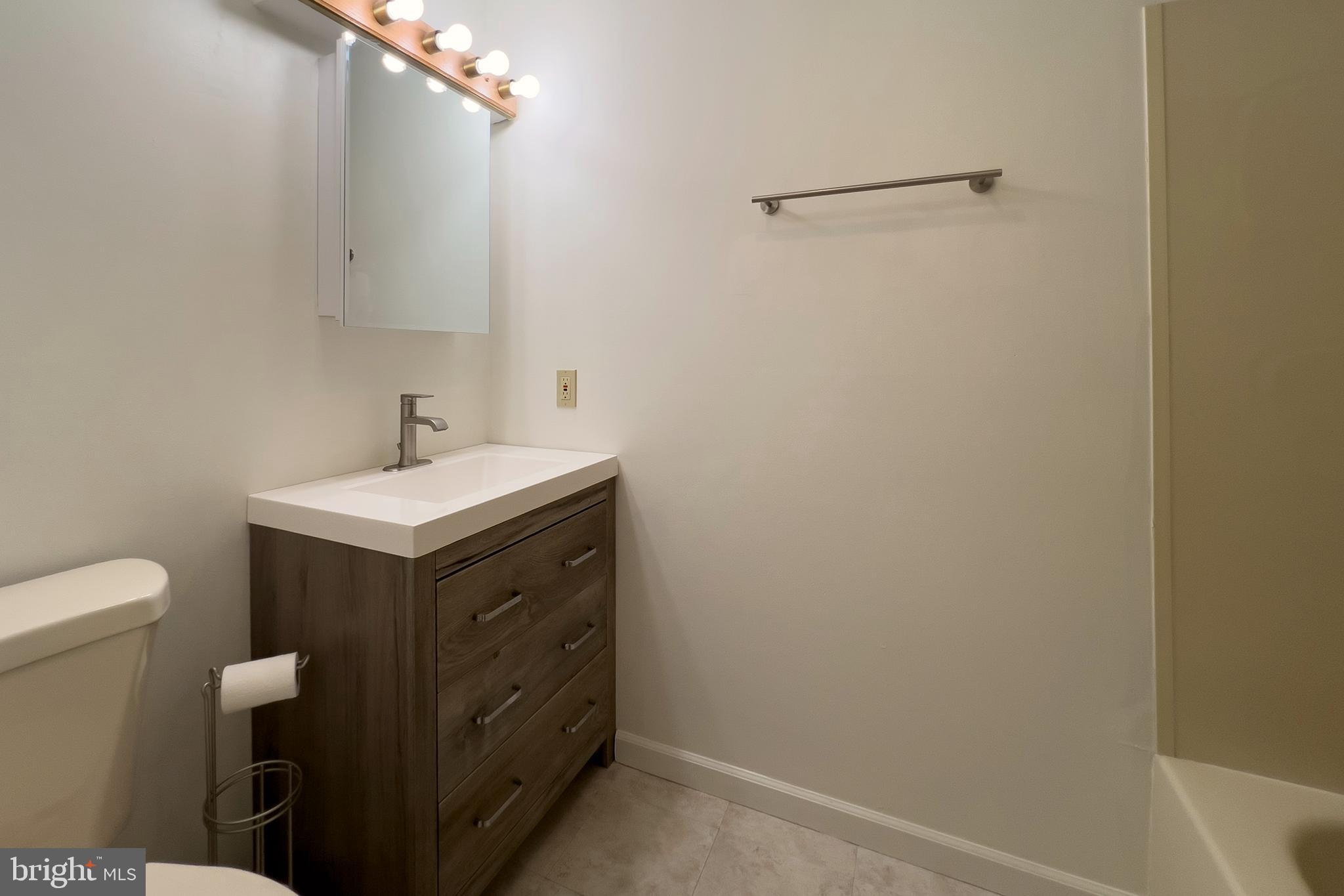 CHESTNUT FARMS - Residential