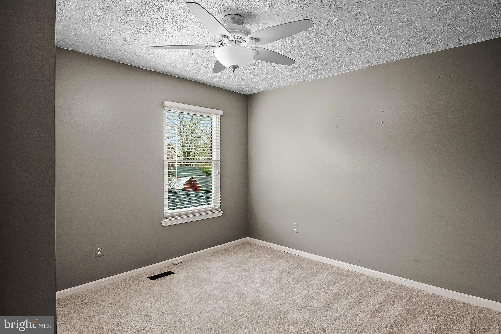 CHESTNUT FARMS - Residential