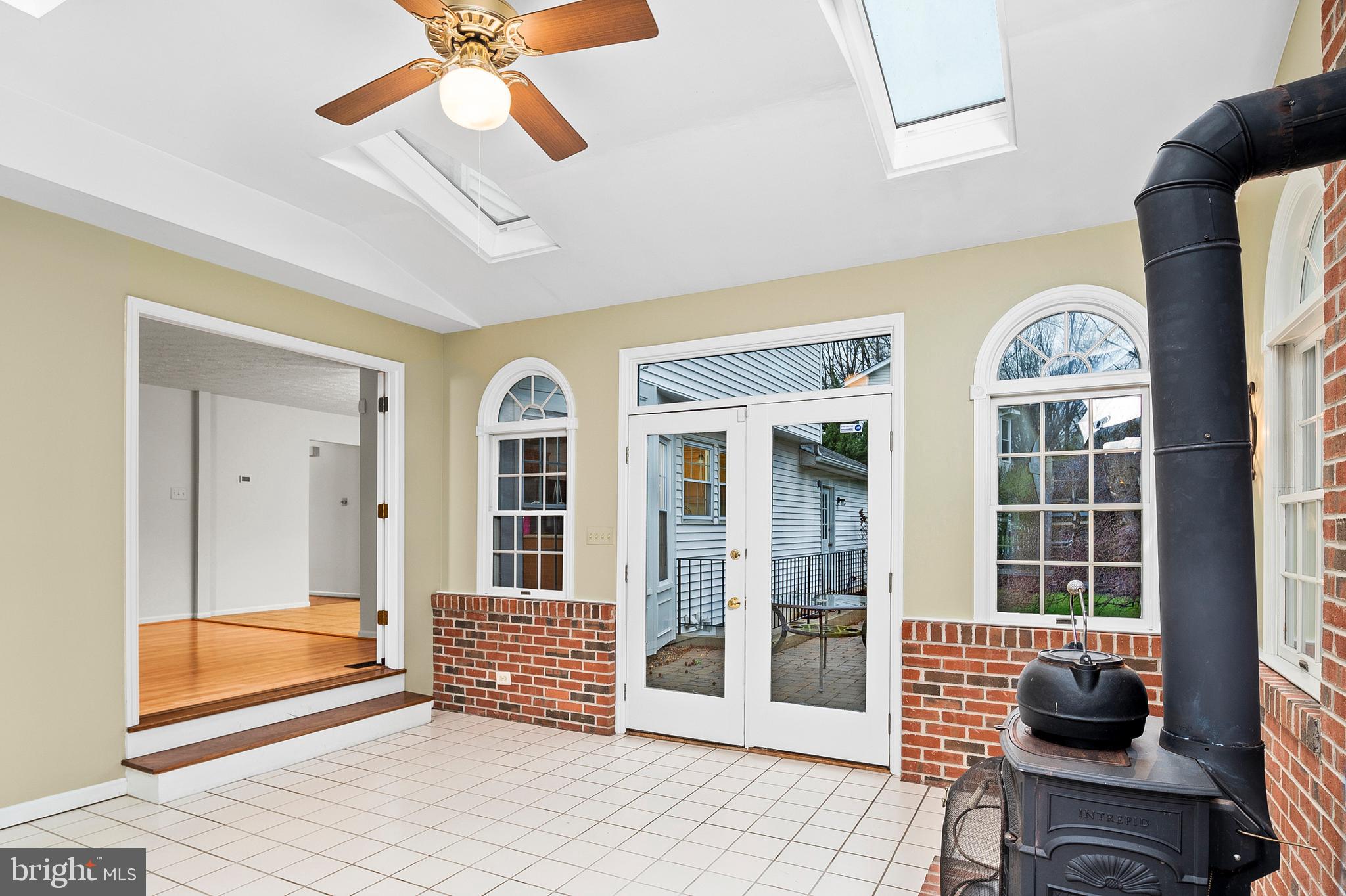 CHESTNUT FARMS - Residential