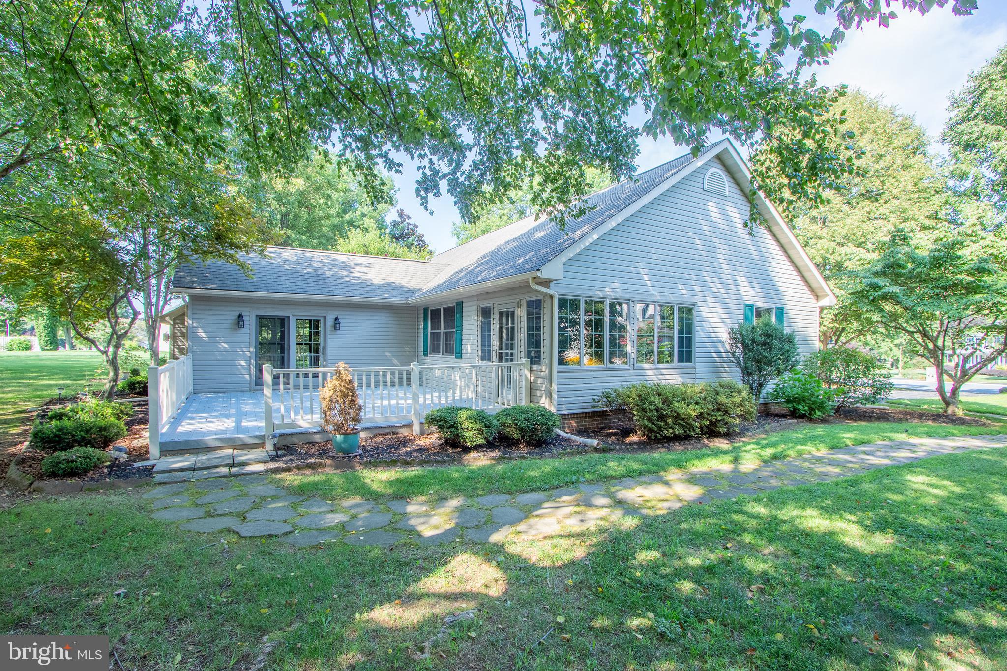463 NICOLE COURT