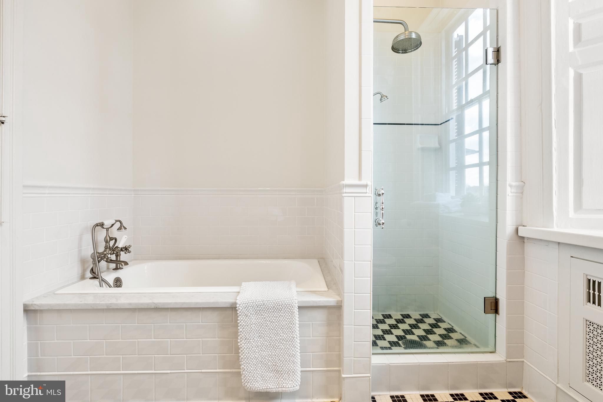 LOWER CAROLINE - Residential