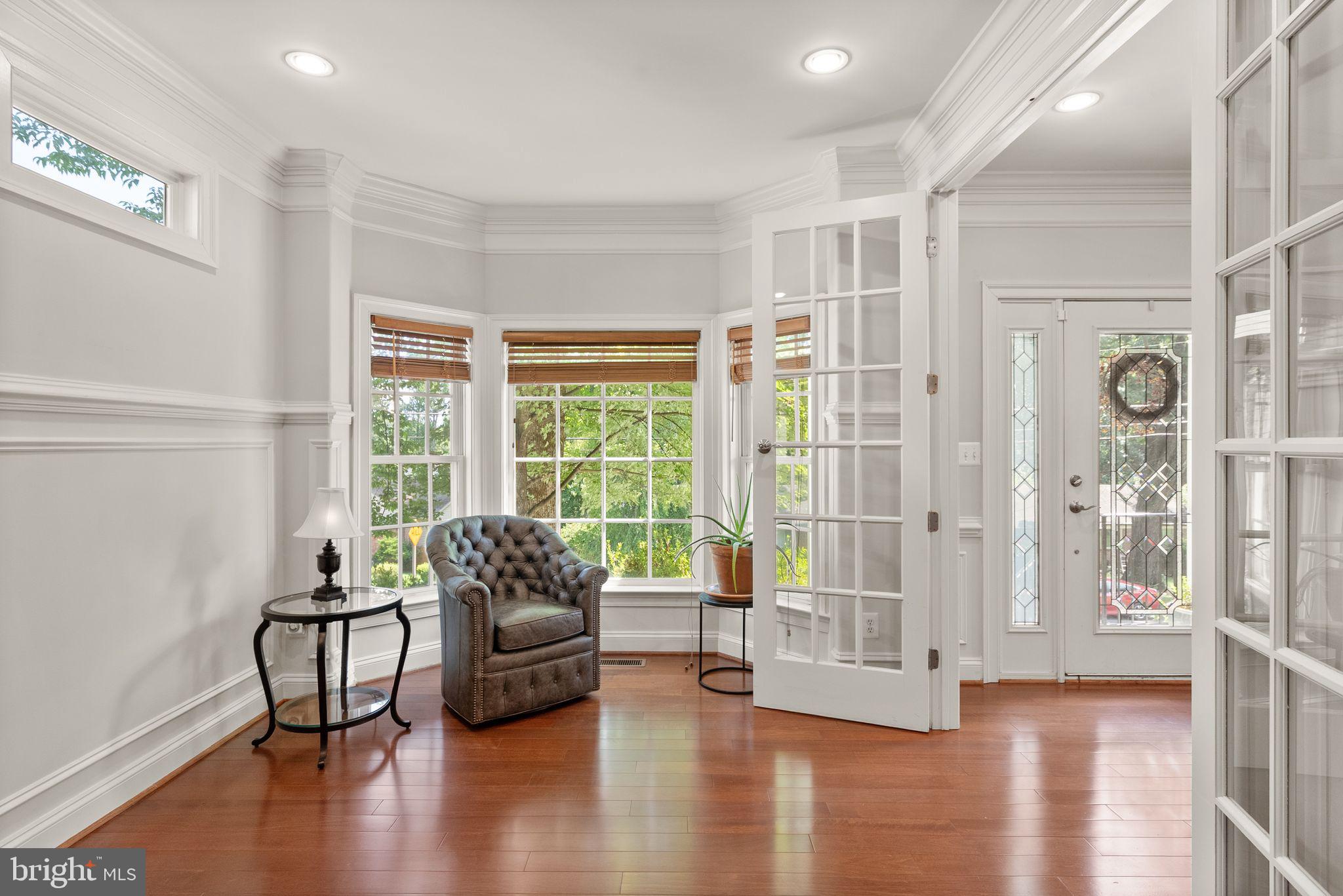 7311 WOODLEY PLACE