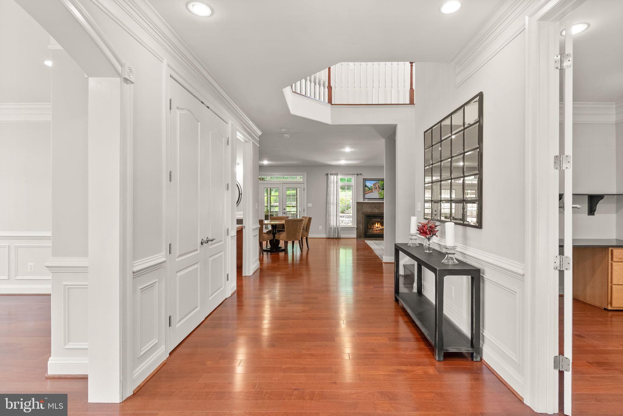 7311 WOODLEY PLACE