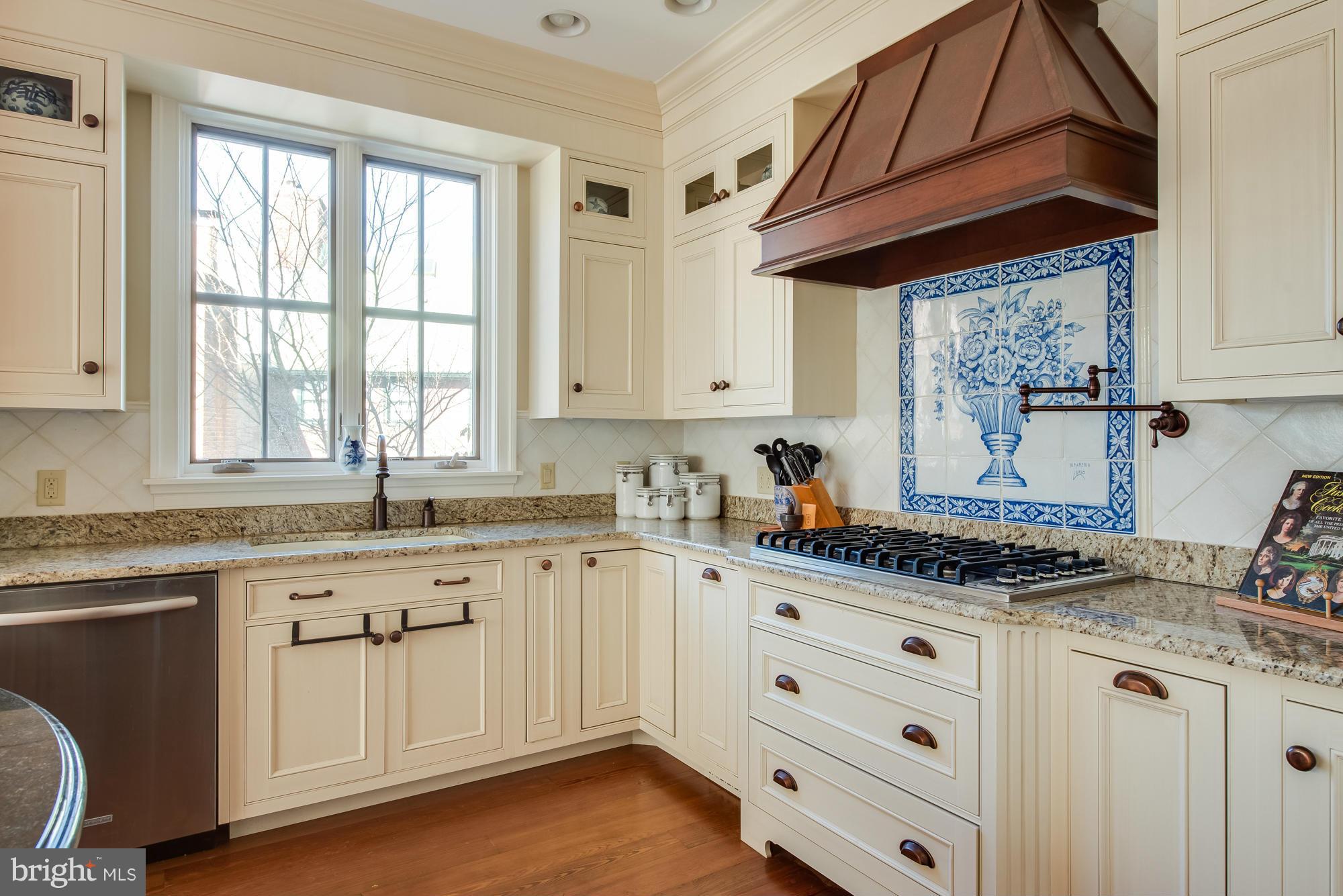 HISTORIC DISTRICT - Residential