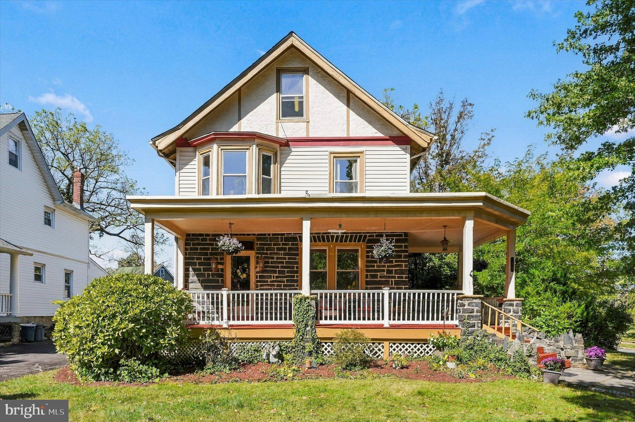 129 WAYNE AVE E