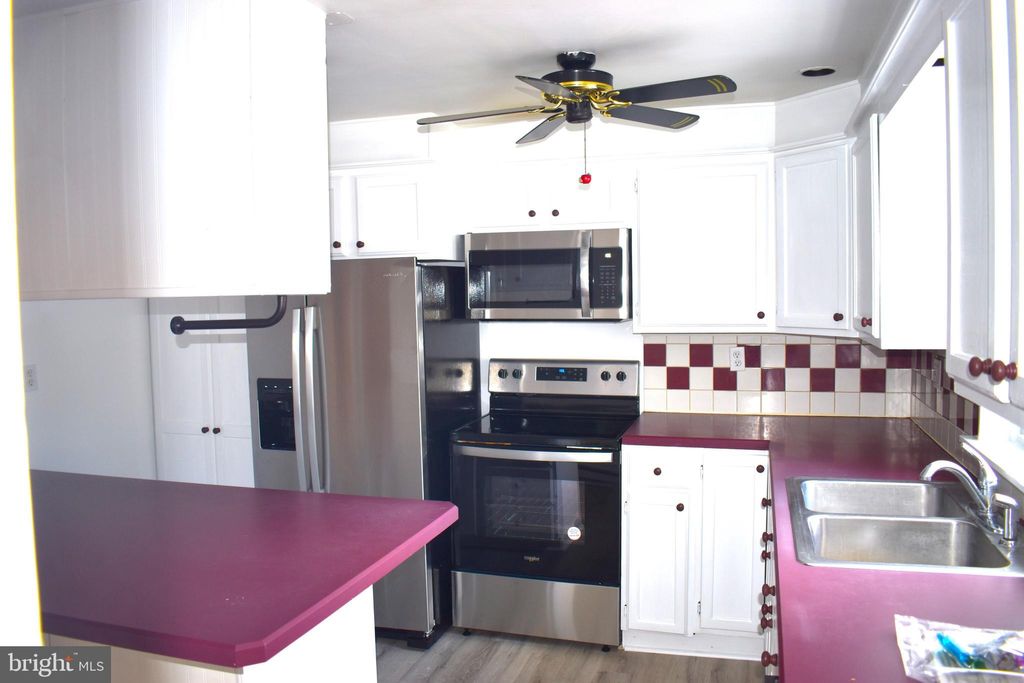 Photo of 941 N STATE ST, EPHRATA, PA 17522 (MLS # PALA2029102)