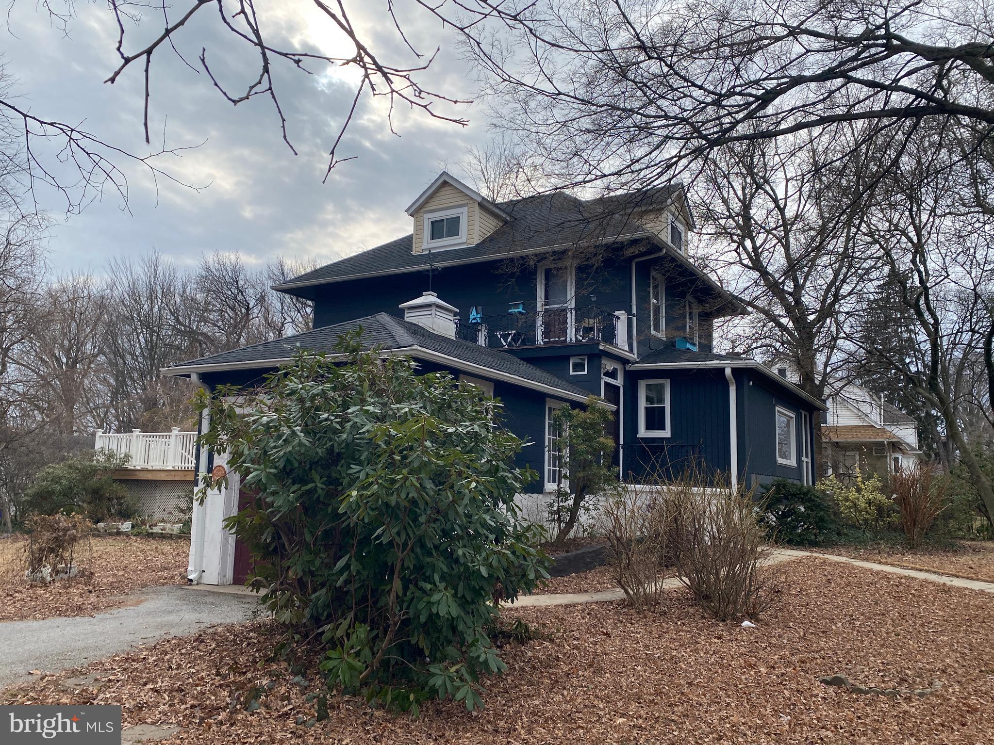 306 W MAGNOLIA AVENUE