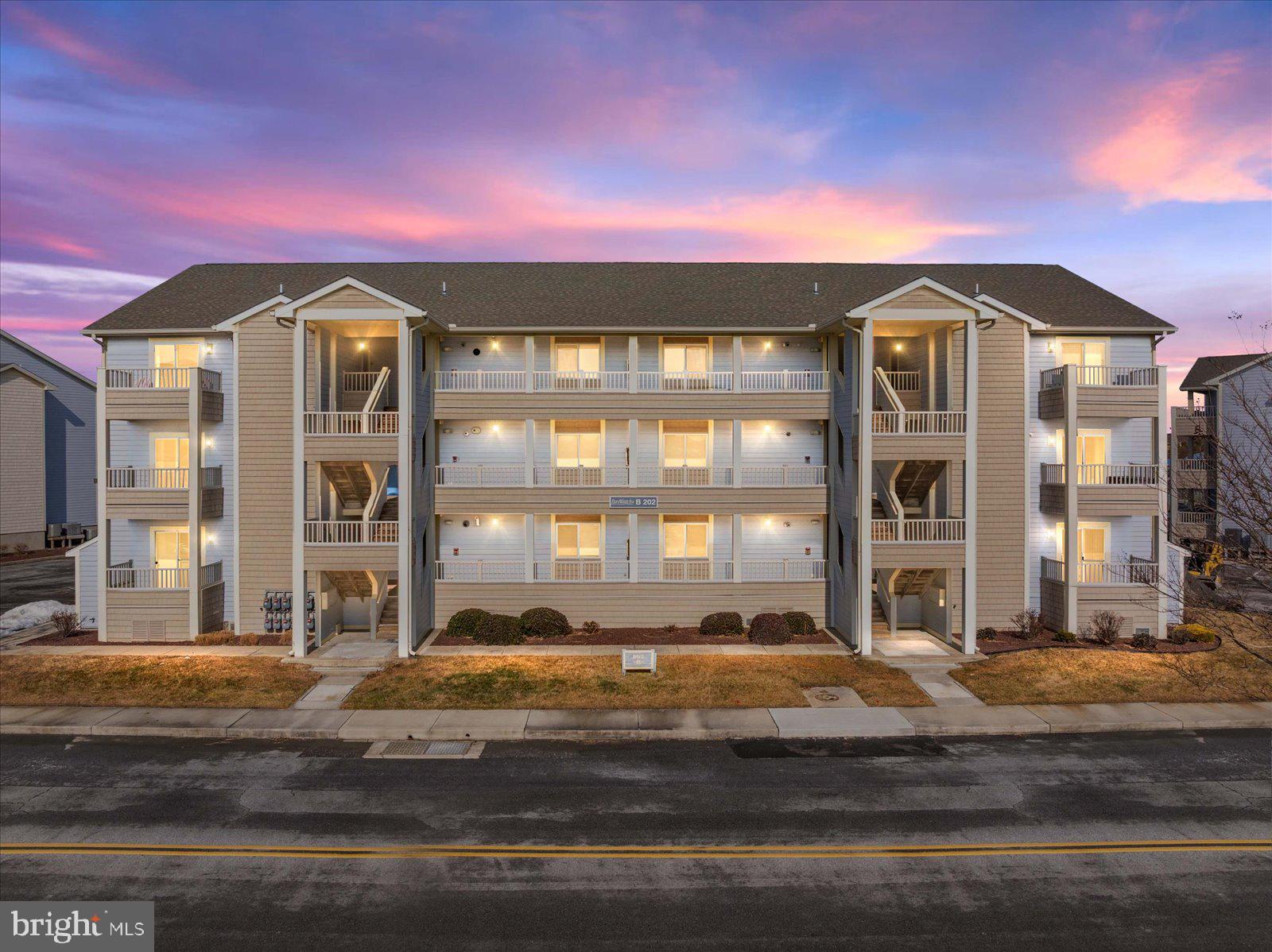 202 S HERON DRIVE 104B