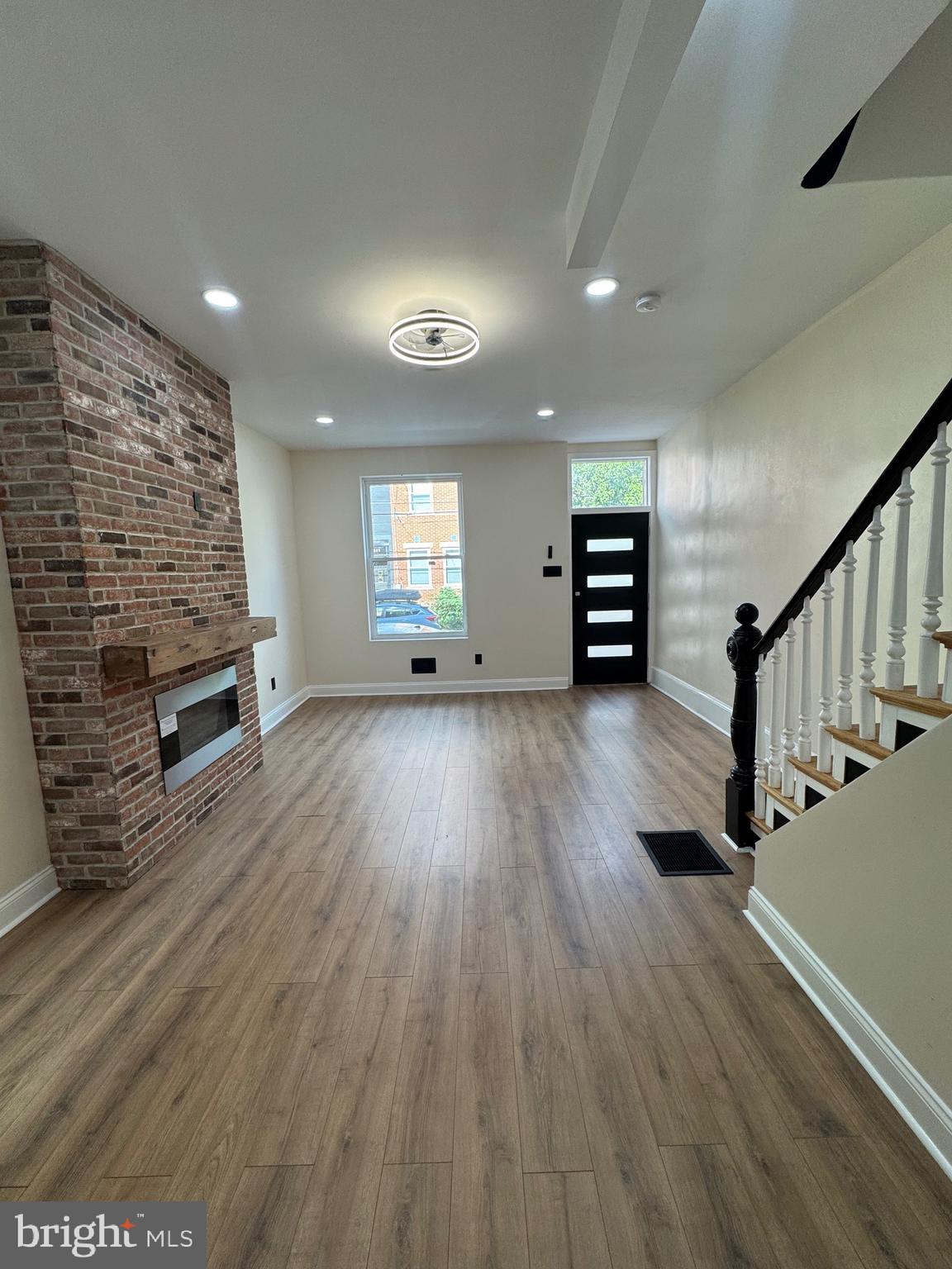 856 PERKIOMEN STREET