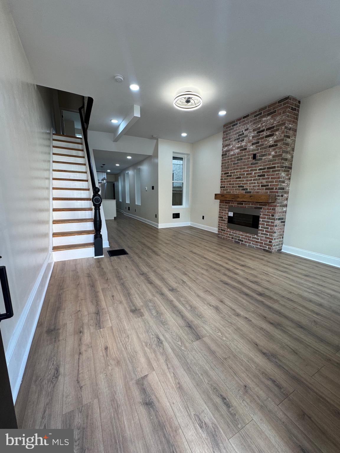 856 PERKIOMEN STREET