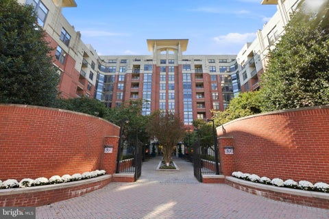 Photo of 1021 N Garfield Street #621, ARLINGTON, VA 22201 (MLS # VAAR2081022)