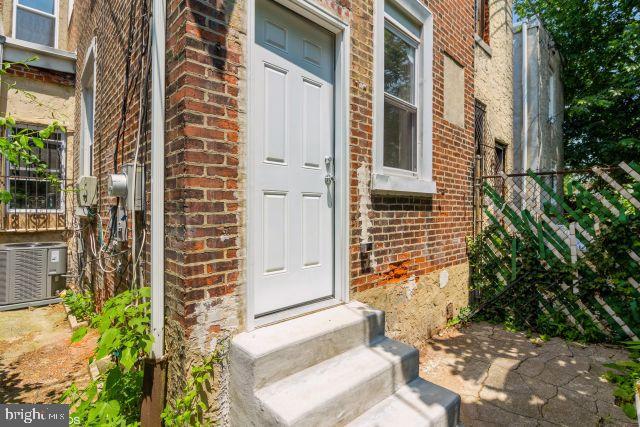 PHILADELPHIA (WEST) - Residential
