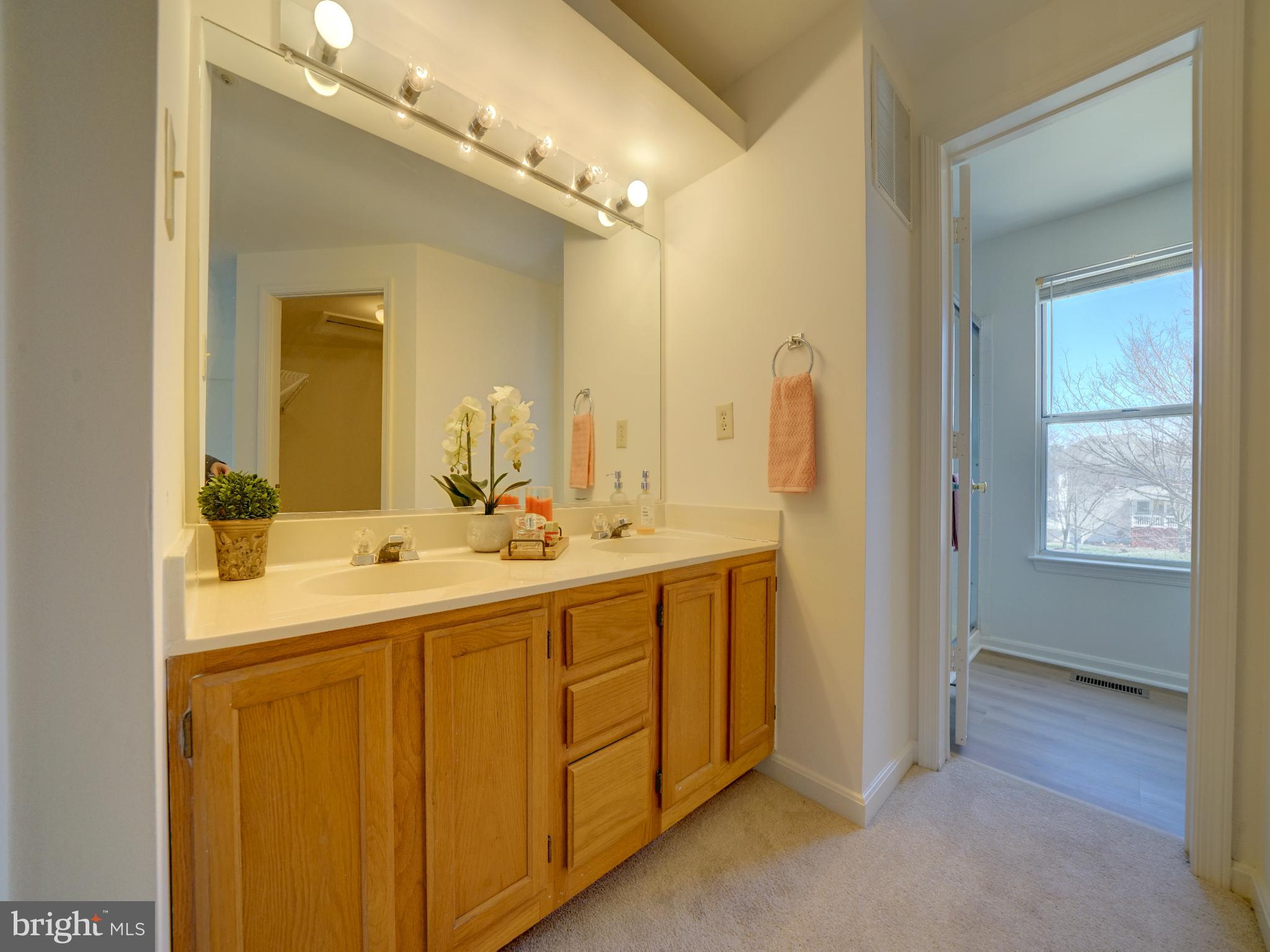 RUSSETT - Residential