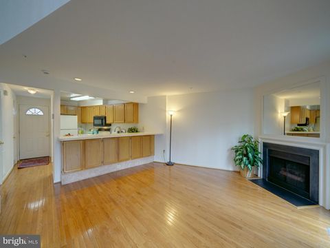 Townhouse For Sale - 3451 Lindenwood Drive<br/> LAUREL, MD 20724