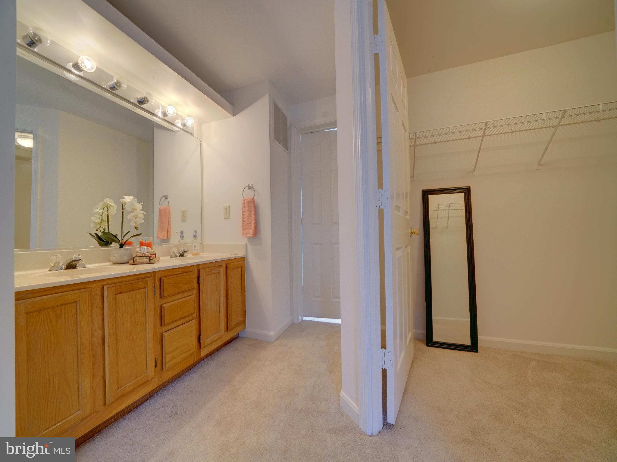 RUSSETT - Residential