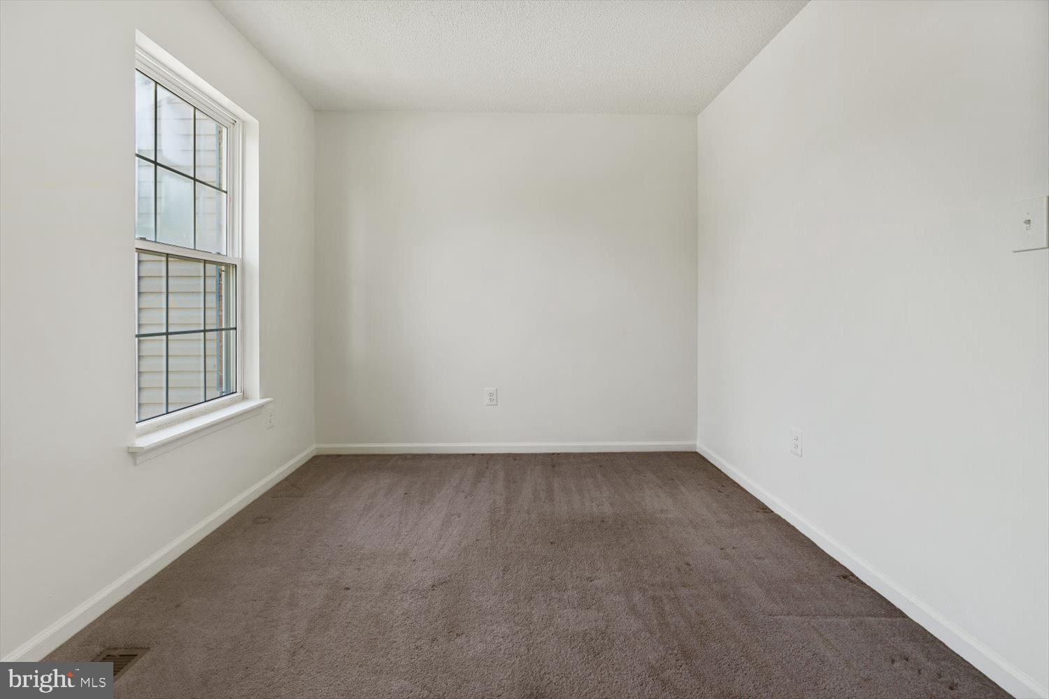 SHEFFIELD GLEN TOWNHOMES - Residential