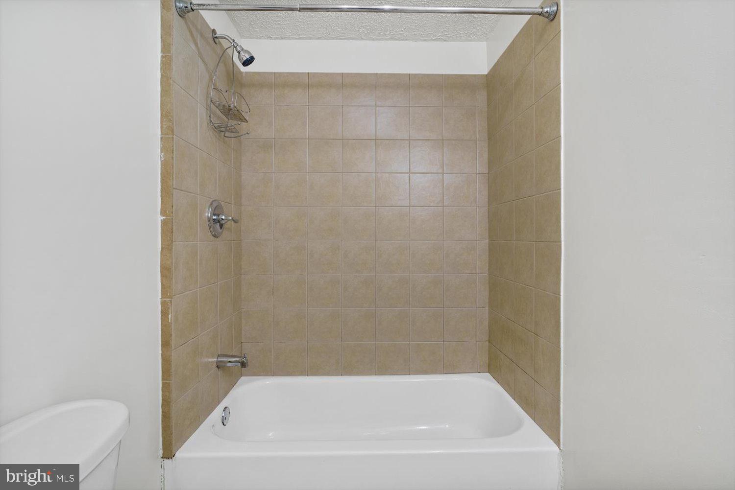 SHEFFIELD GLEN TOWNHOMES - Residential