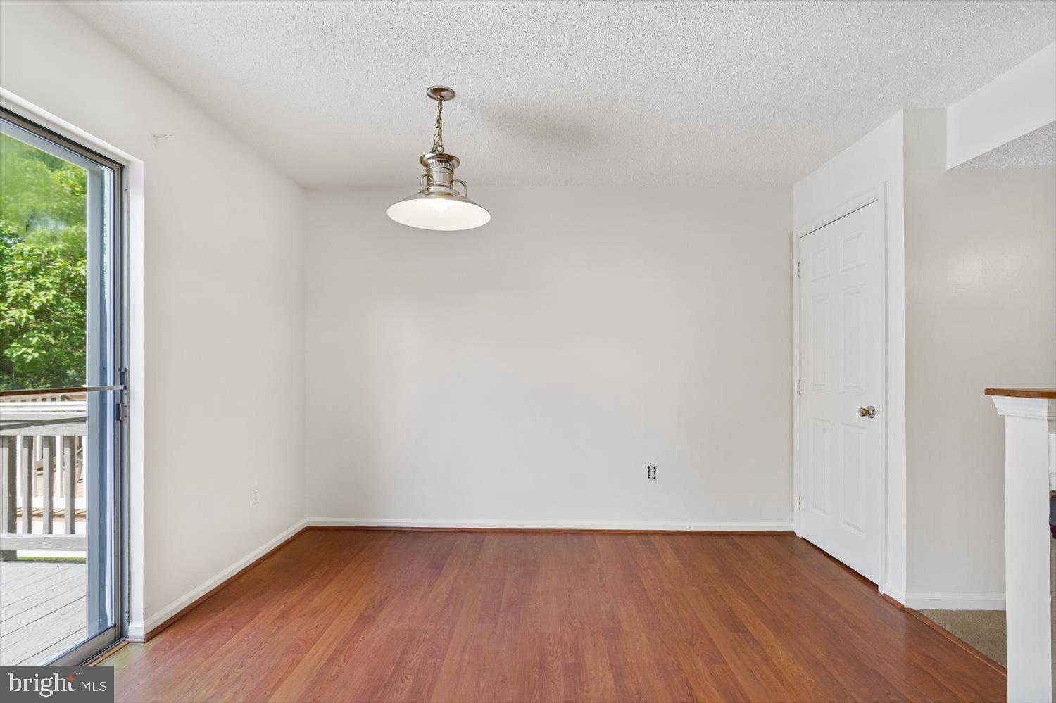 SHEFFIELD GLEN TOWNHOMES - Residential