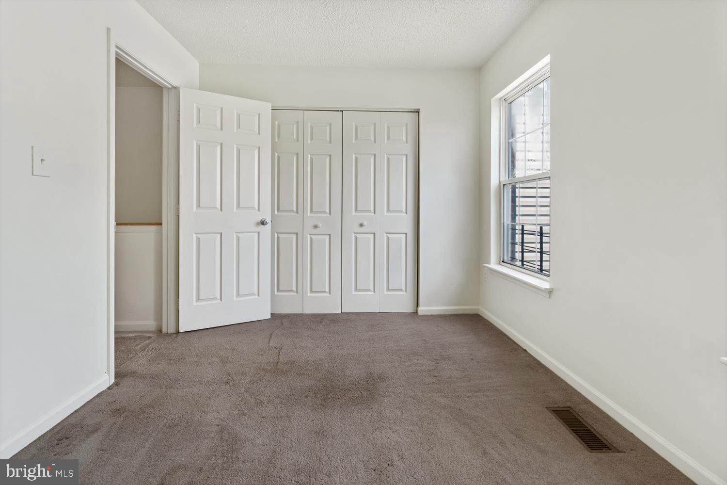 SHEFFIELD GLEN TOWNHOMES - Residential