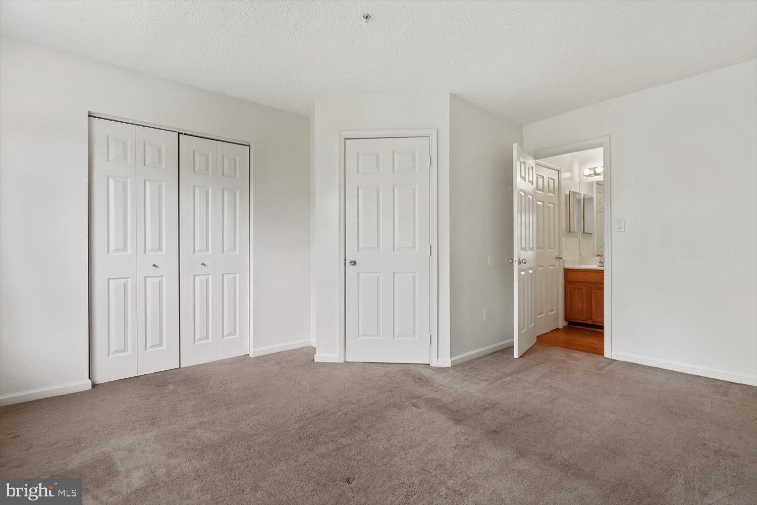 SHEFFIELD GLEN TOWNHOMES - Residential