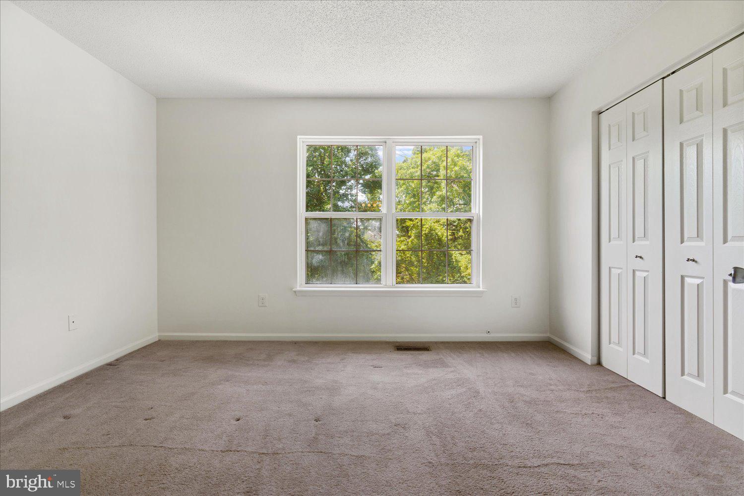 SHEFFIELD GLEN TOWNHOMES - Residential