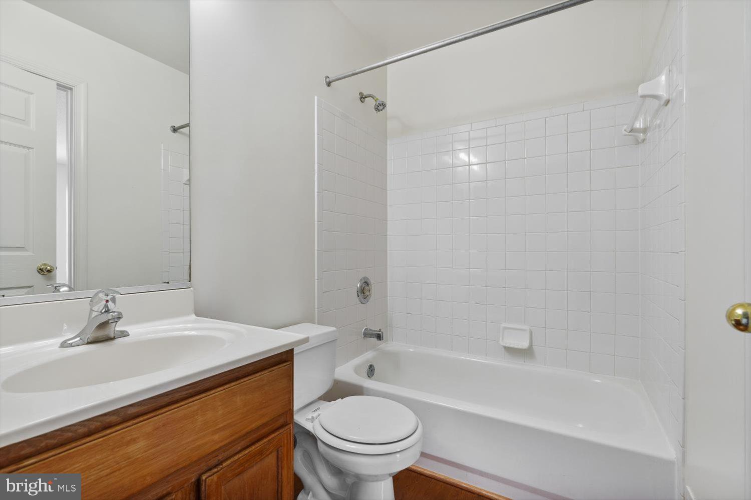 SHEFFIELD GLEN TOWNHOMES - Residential